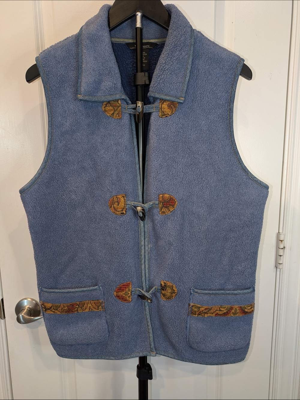 T & Company Blue Fleece Toggle Vest Southwestern Tapestry Trim Women's Large